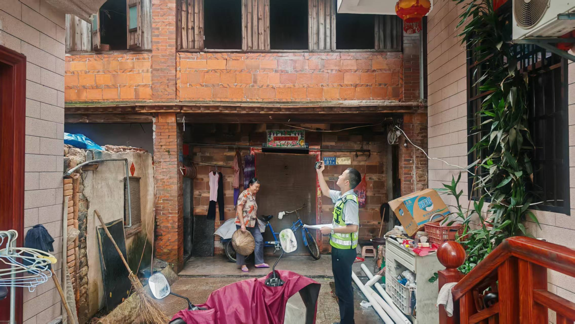 人保财险福建漳州南靖支公司：台风过境速查勘 农房理赔暖民心