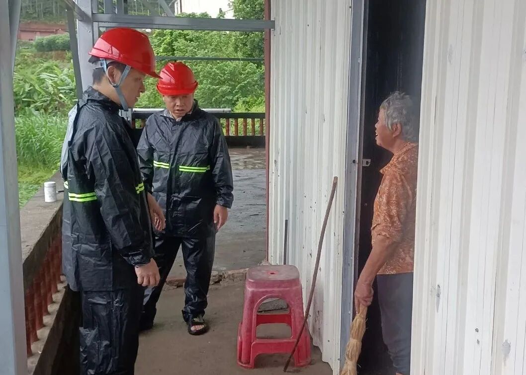 泉州洛江罗溪镇提前转移避险 成功避让一起山体滑坡险情