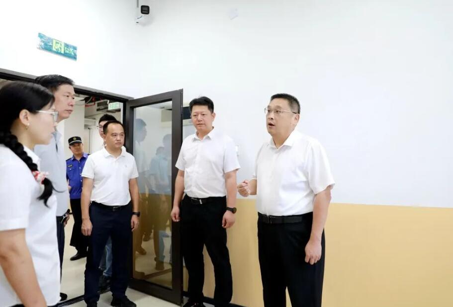 聚焦“一老一小” 漳州台商区党工委书记调研民生服务项目
