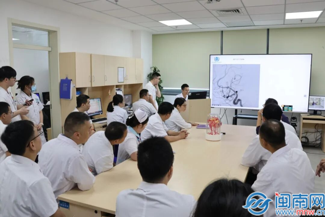 当“脑梗”遇上“动脉瘤”：福建省漳州市医院多学科协作破解“堵+破”双重困局