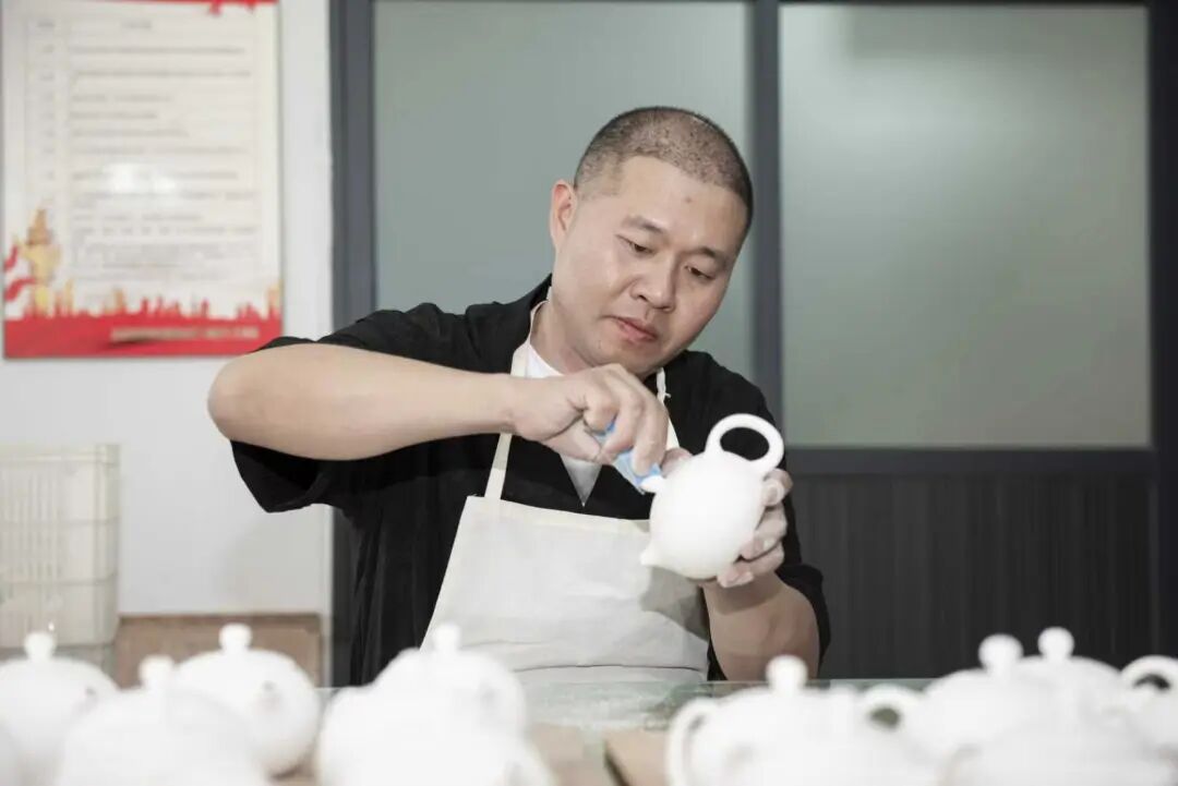 中国白 向未来 | 《中国白·凌空旋转壶》将亮相第48届世界技能大赛舞台