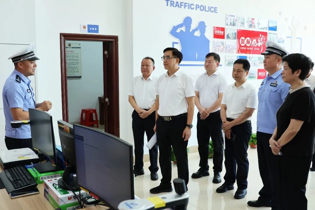 泉州市政协领导带队来洛调研河市镇交通事故政协委员调解室建设情况