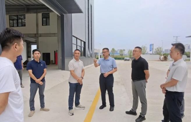 漳州高新区领导带队到靖圆镇村办开展项目调研