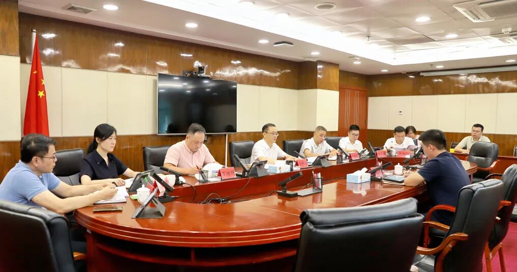 丰泽区政府党组（扩大）会议和理论学习中心组学习会、区政府常务会议召开