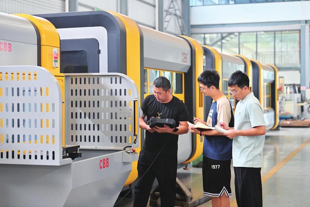 从“制造业大市”到“智造强市”南安力破关键人才密码