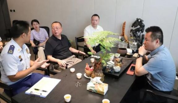 漳州高新区领导带队调研挂钩企业