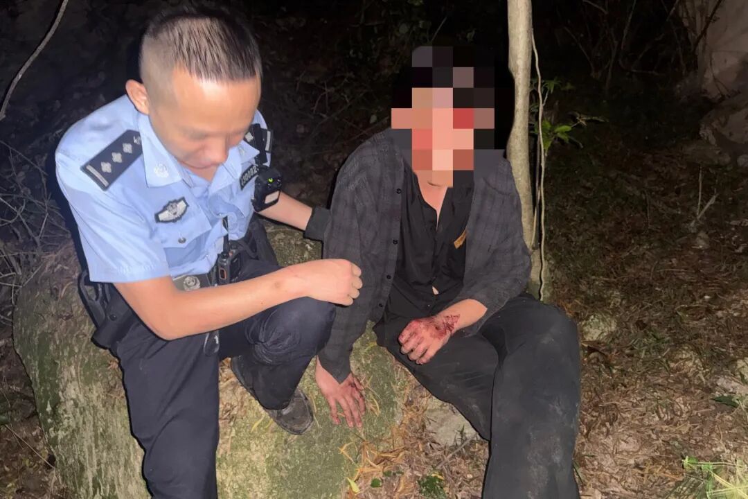 5小时深夜救援，洛江公安成功在深山里救回被困人员