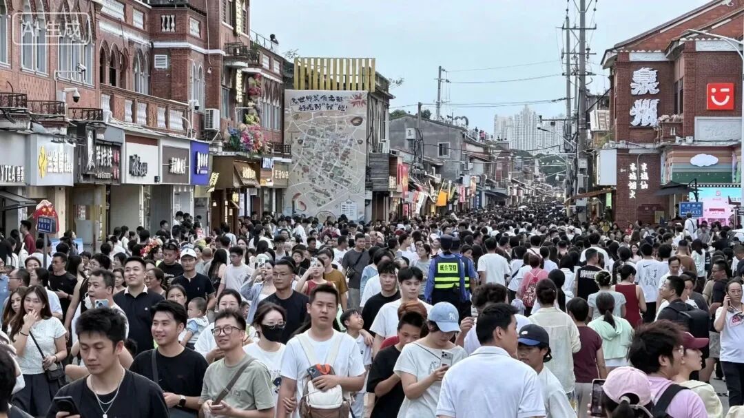 日均30万！这个国庆，泉州古城依然红火！