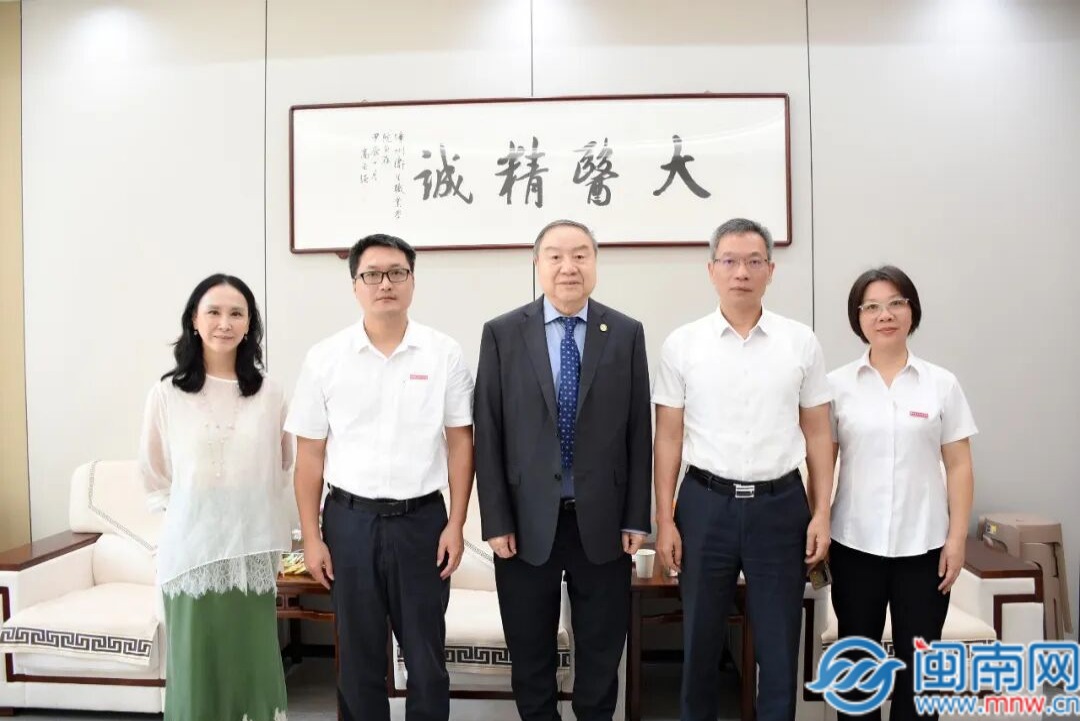 国际眼科科学院院士赵堪兴教授再次到漳开讲！