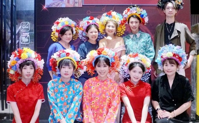一座“头上花园”架起两岸文化连心桥——蟳埔簪花围亮相闽南语青年歌手大赛台湾赛区 