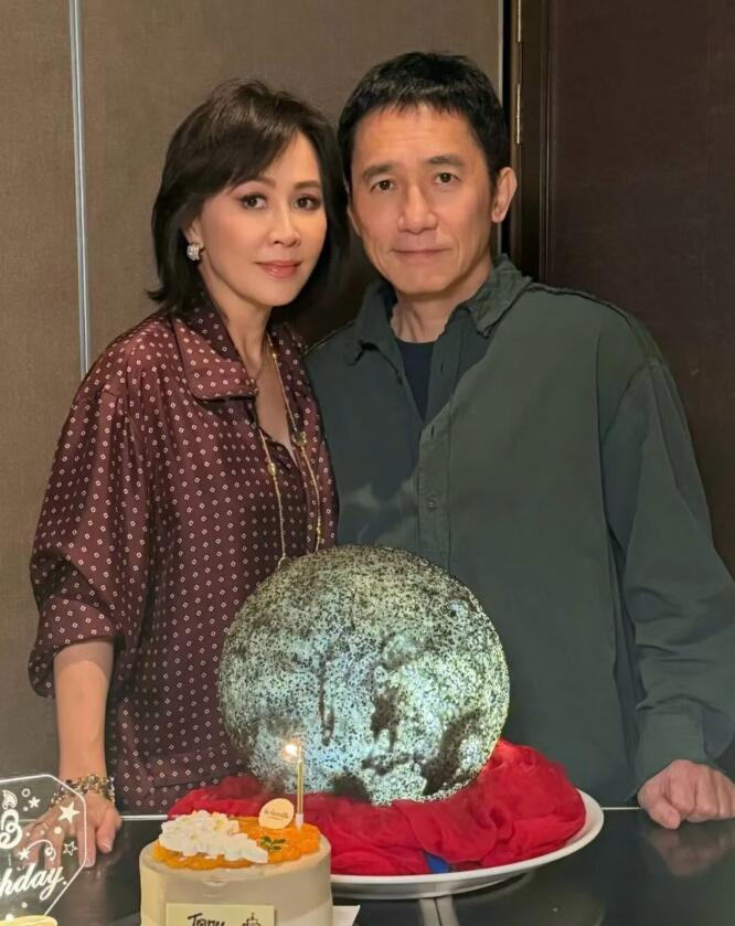 刘嘉玲谈与梁朝伟近40年相处：不需要为彼此改变