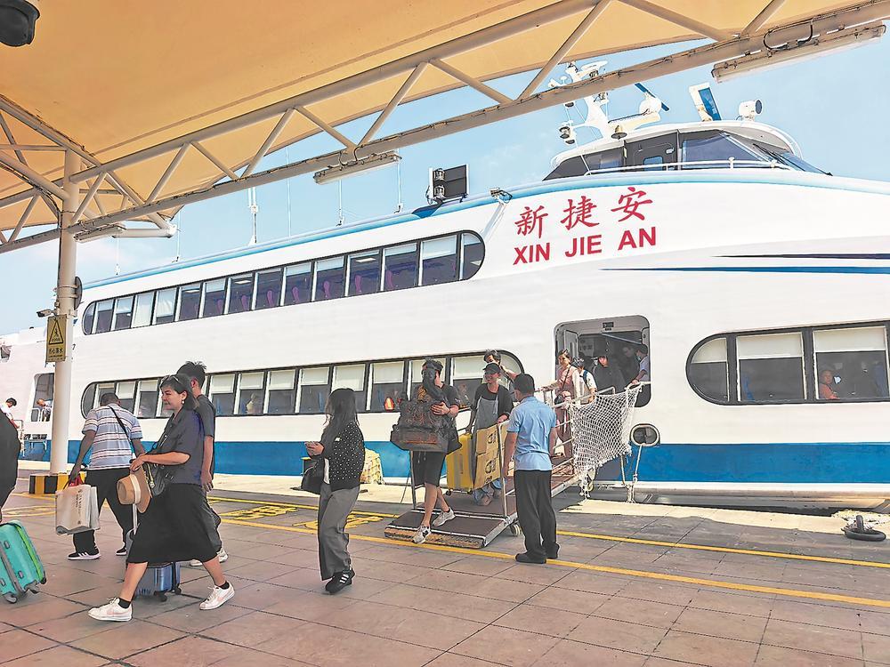 今年厦金“小三通”航线出入境旅客突破174万人次