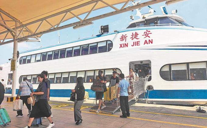 今年厦金“小三通”航线出入境旅客突破174万人次