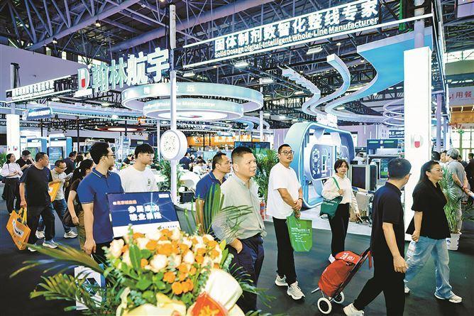 第68届药机博览会在厦开幕 制药装备企业亮出尖端产品