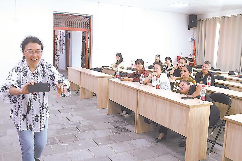 新农活： 拍、剪、播