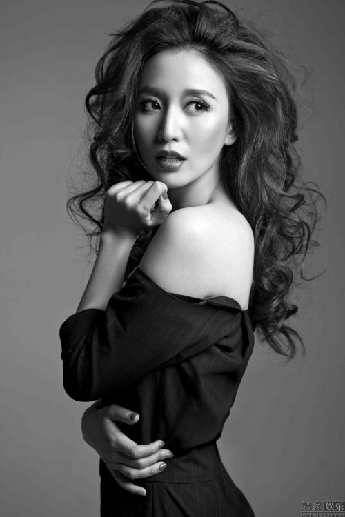 《离婚律师》大尺度激情剧照曝光 张萌深v低胸爆乳勾引吴秀波