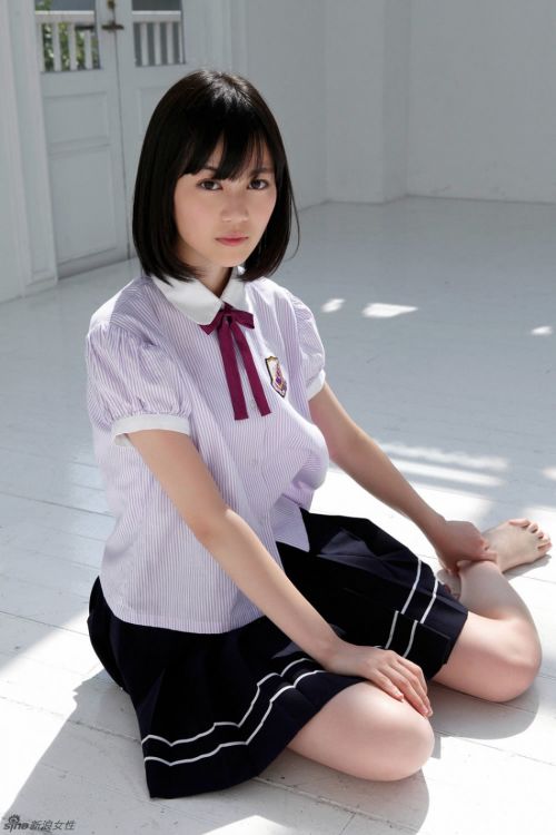 日本美少女团体乃木坂46清纯学生制服写真各色萌妹制服诱惑