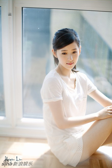 奶茶妹妹章泽天最新绝美写真 著名摄影师林海音拍摄