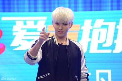 曝吴亦凡将客串周星驰新片《美人鱼》 白发造型做准备