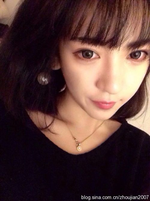 杭天琪和前夫21岁女儿近照曝光 锥子脸美艳(图)