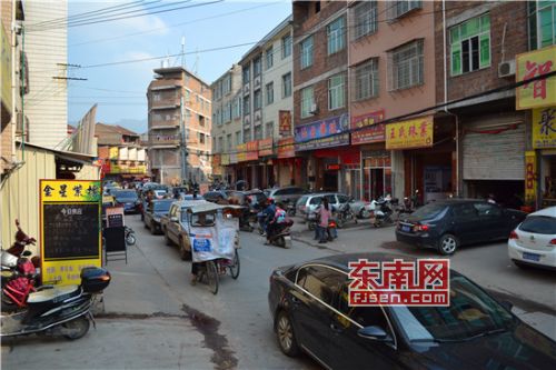 仙游榜头佛珠批发市场兴起 买家增多千米村道堵不堪言