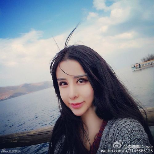 16岁整容霸王花李蒽熙danae变尖脸蛇精 微博炫富遭
