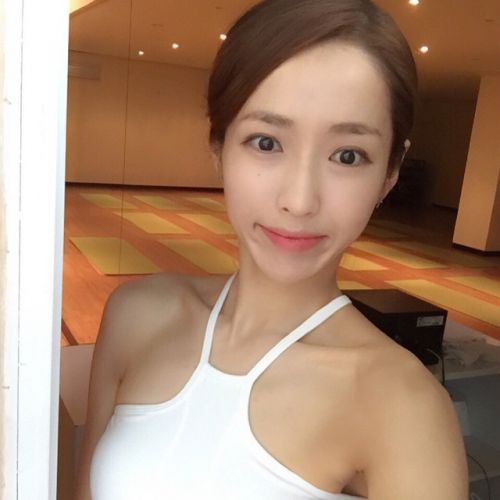 韩国普拉提美女babebani腹肌性感身材火辣 ins脸书资料私照曝光