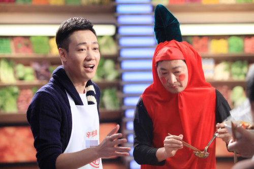 辛柏青,朱丹等联袂出演的江苏卫视王牌综艺《星厨驾到》昨日(4月21日)