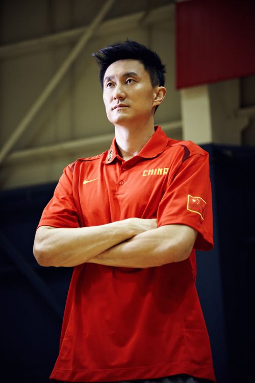 杜锋身披18号战袍代表东莞 将战广东篮球联赛