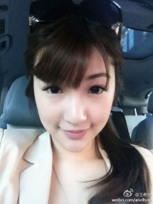 刘谦宣布婚讯与小十岁女友结婚 老婆王希怡背景资料私照曝光