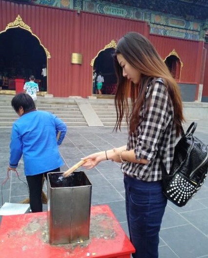 芜湖妹子腿长1.15米破世界纪录 94年模特"腿腿"董蕾资料私照