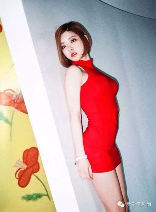 韩国美女dj黄素熙soda整容对比照 衣着暴露打碟爱抖胸惹争议