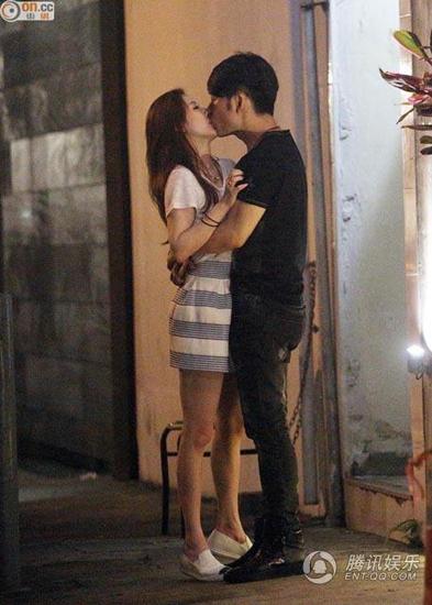 戴梦梦与已婚男友当街热吻
