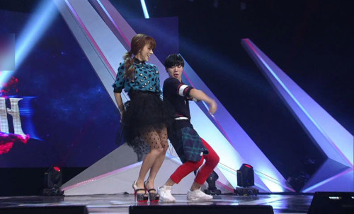 韩国舞蹈排名_韩国性感光身美女舞蹈(2)