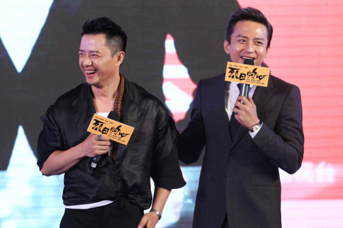 邓超台上逗乐段奕宏