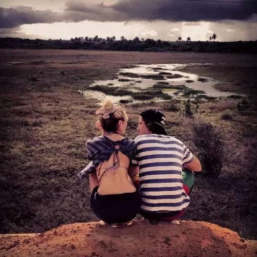 说说她相爱了 10 年的男友吧,是长相俊朗的巴西男模 hermann nicoli.