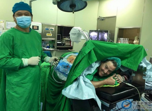 夏克立接受脊椎手术治疗 晒术中照片积极乐观(图)