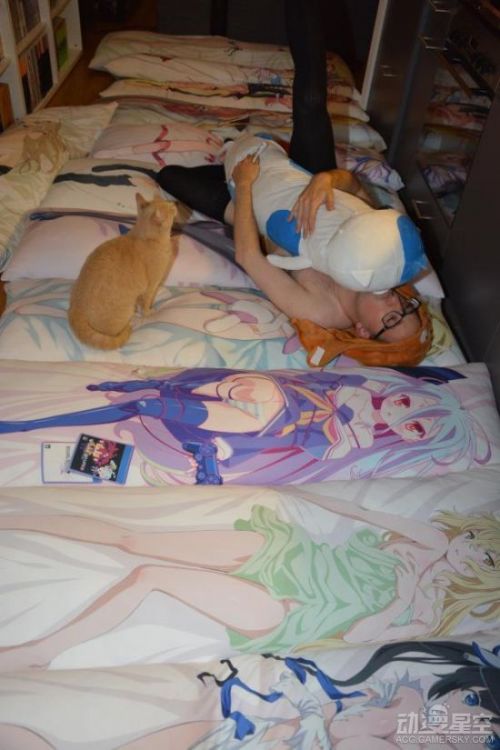 瑞士疯狂宅男cos小埋撒娇 全程无节操高能慎入