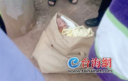 男婴被弃厦门杏林前场菜市场路边 冷得小脸发白(图)