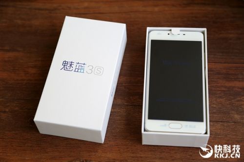 699元带指纹!魅蓝3s开箱图赏:贵100值了