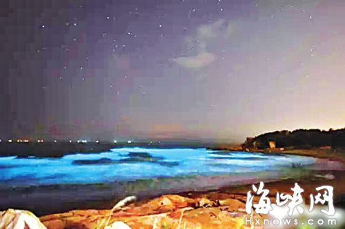 游客留下数百米垃圾带 长乐"蓝眼泪"海滩在流泪