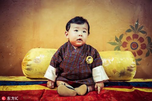 不丹小王子7个月萌照曝光 卷毛小眼睛超可爱-闽南网