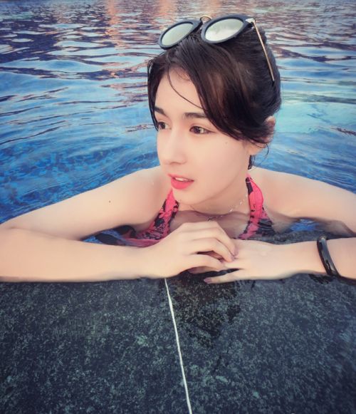 阿的江爱女阿迪娜举办成人礼 女神颜值爆表