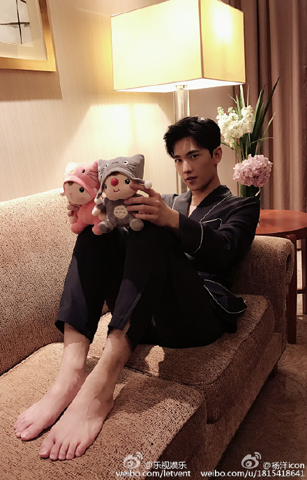 杨洋哭戏演到晕厥 自曝私生活吓呆一众网友(图)