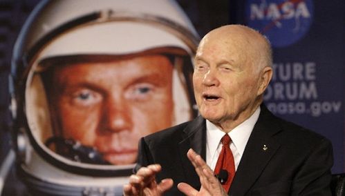 美国首位绕地球飞行宇航员约翰·格伦逝世 个人简历资料照片