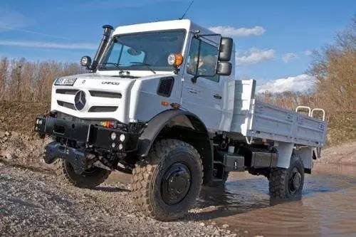 奔驰乌尼莫克u5000越野车中的霸者