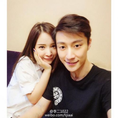 本兮去世 乔任梁生前女友李二1022再发kimi旧照 惹粉丝泪崩