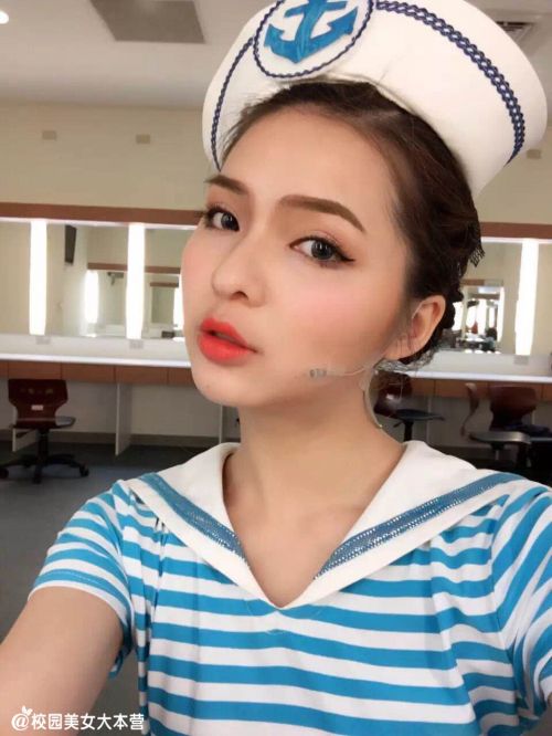 台湾高校女生晒甜美证件照 被誉为"小昆凌"