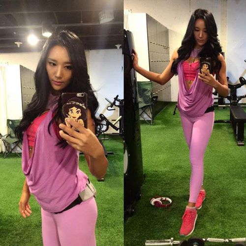 韩国最美臀神朴槿惠私人教练areum jung晒私照身材火辣