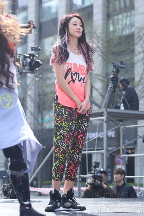 品牌健身操衣服 1491792956672.jpg